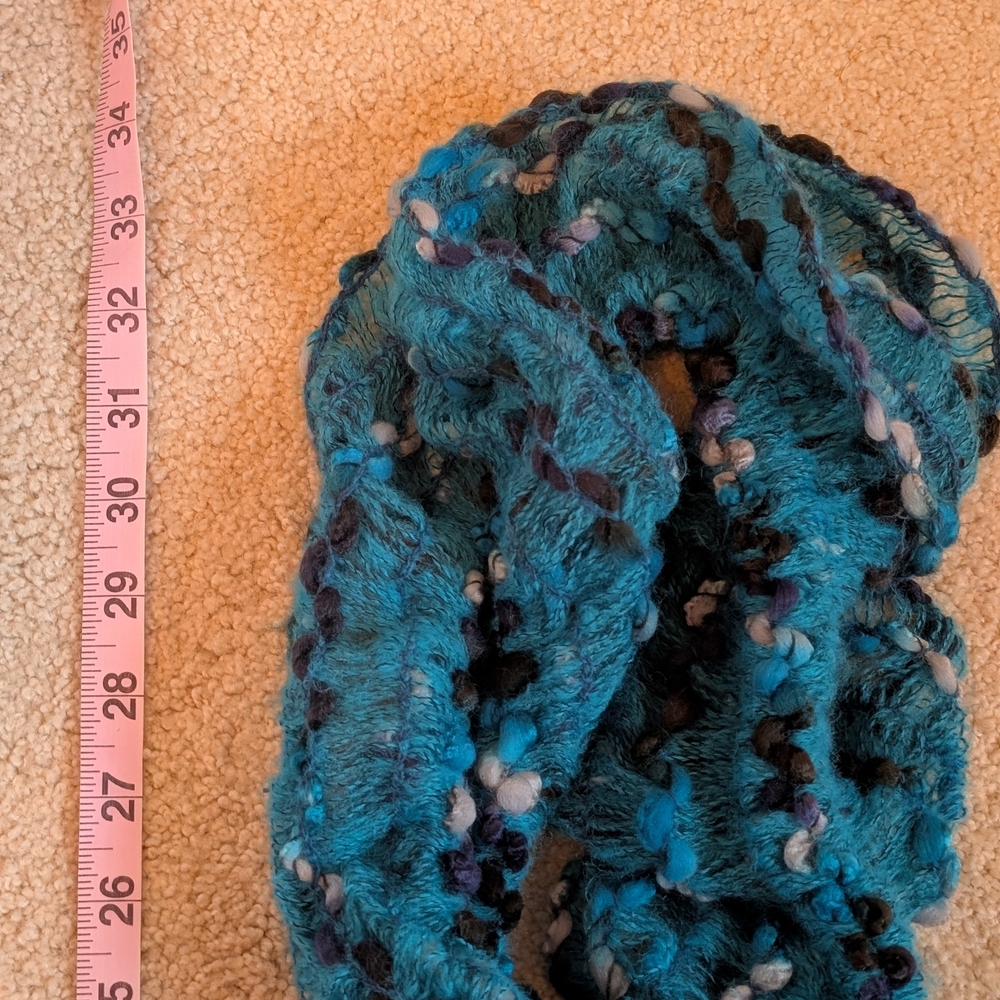 Elegant Blue Ruffled Scarf - Picture 7 of 7